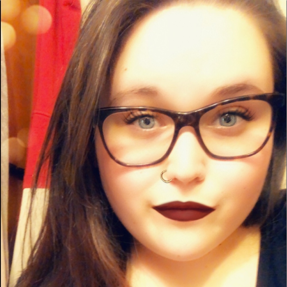 Meet your Posher, Lexi